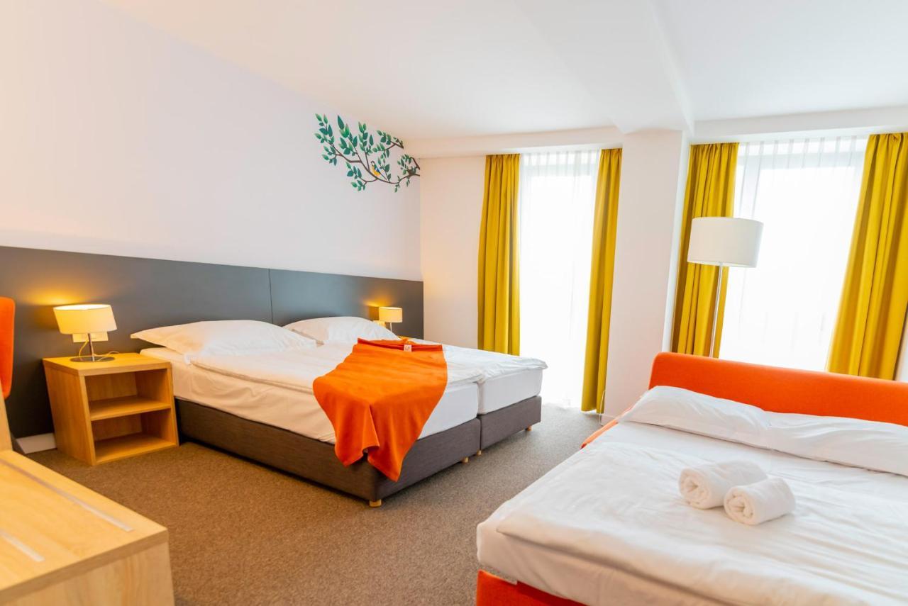 Hotel Park Superior 3* Cakovec Bagian luar foto