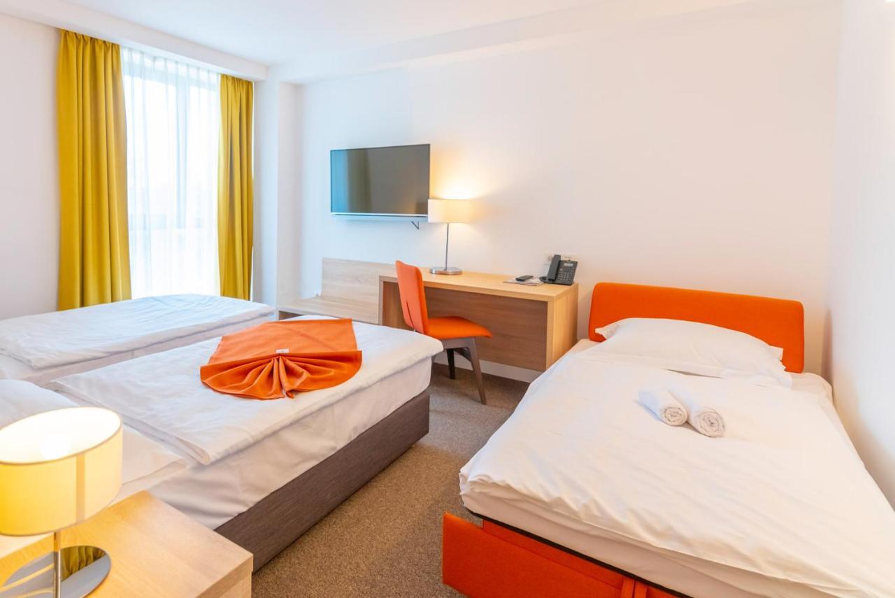 Hotel Park Superior 3* Cakovec Bagian luar foto